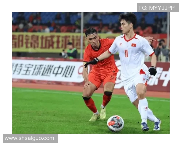 越南U22队迎战文莱队全力争胜展现青春风采与竞技实力