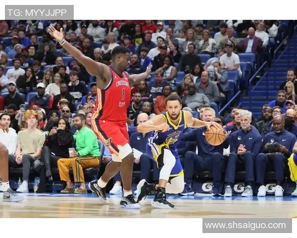 鹈鹕与开拓者激战四月十五日球迷期待精彩对决与精彩表现 鹈鹕与开拓者激战四月十五日球迷期待精彩对决与精彩表现